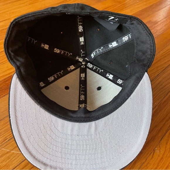 New Era custom embroidered skull cap - Picture 5 of 7